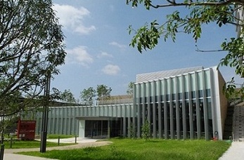 神戸市立東灘図書館